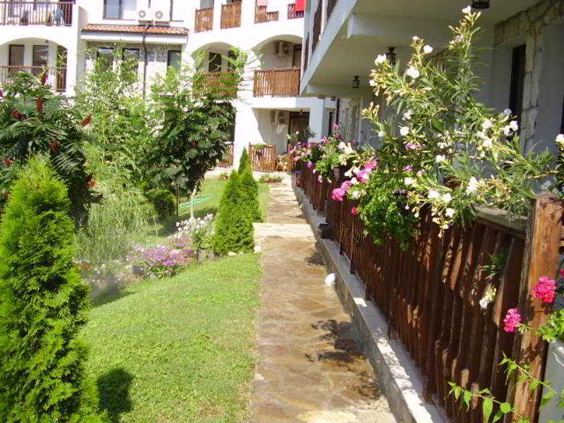 Dolphin Hotel Sveti Vlas Bagian luar foto
