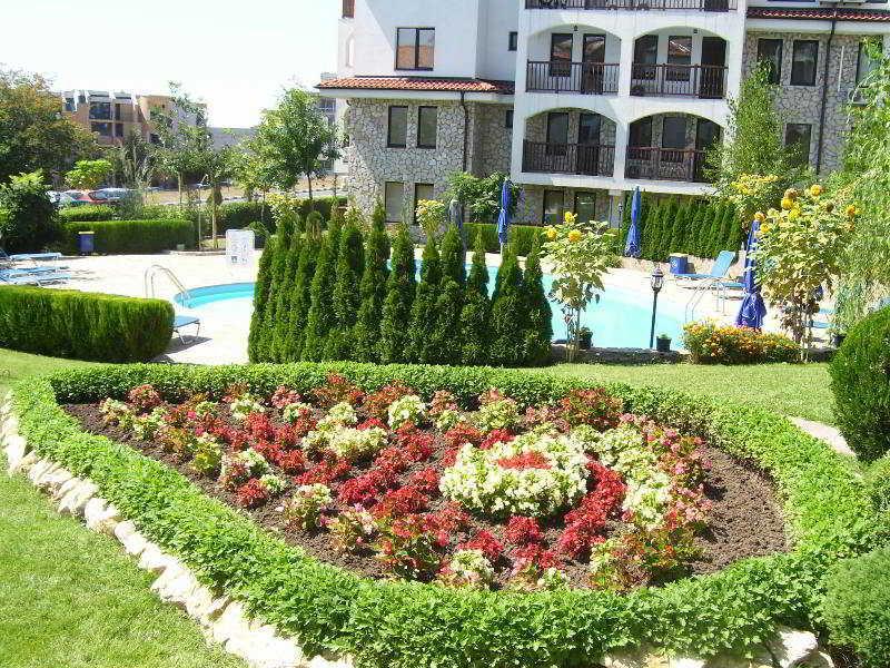 Dolphin Hotel Sveti Vlas Bagian luar foto